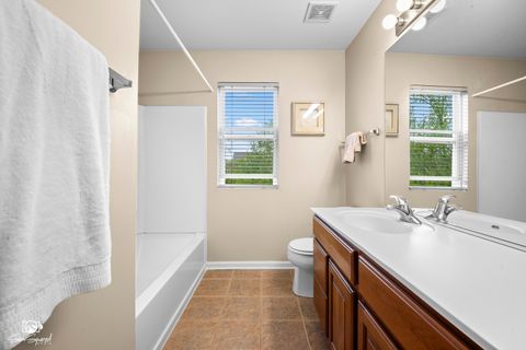 Tiny photo for 1 Firethorn Court, Bolingbrook, IL 60490 (MLS # 12522008)