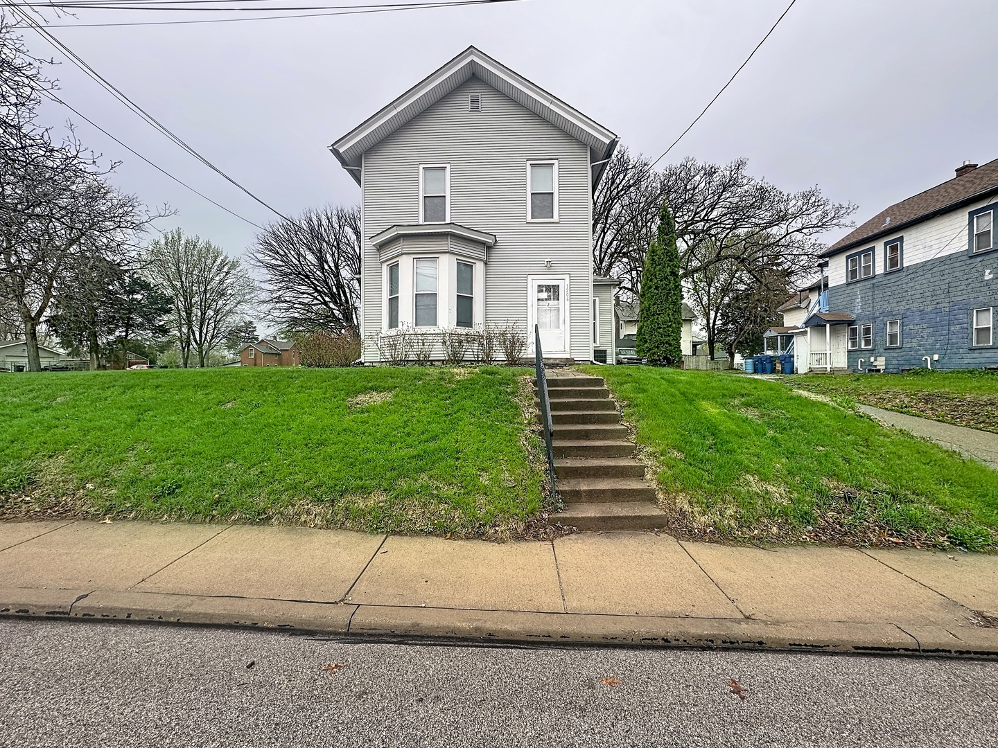 Photo 1 of 27 — 1206 Bridge Avenue, Davenport, IA 52803