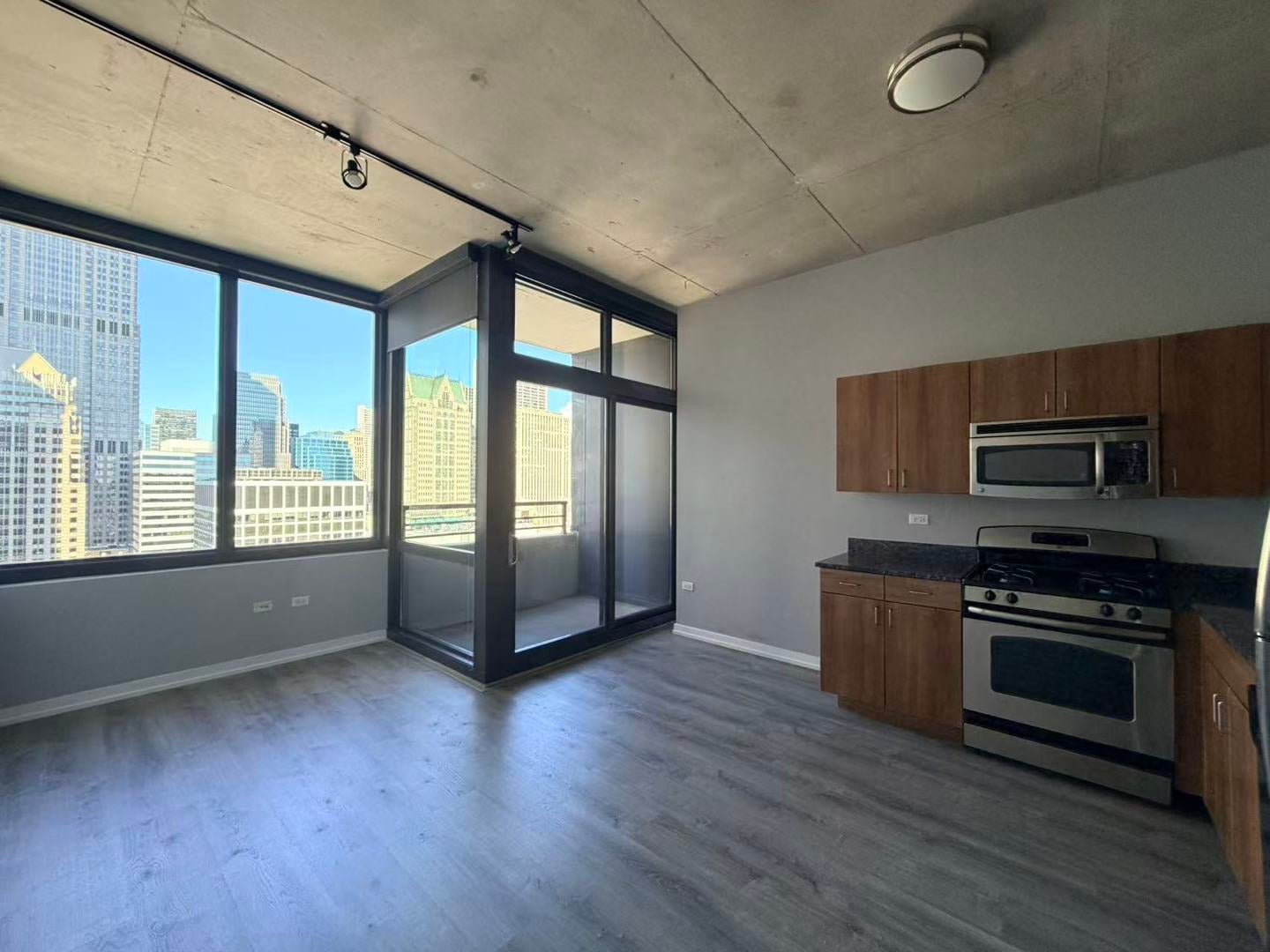 235 W VAN BUREN Street 3519