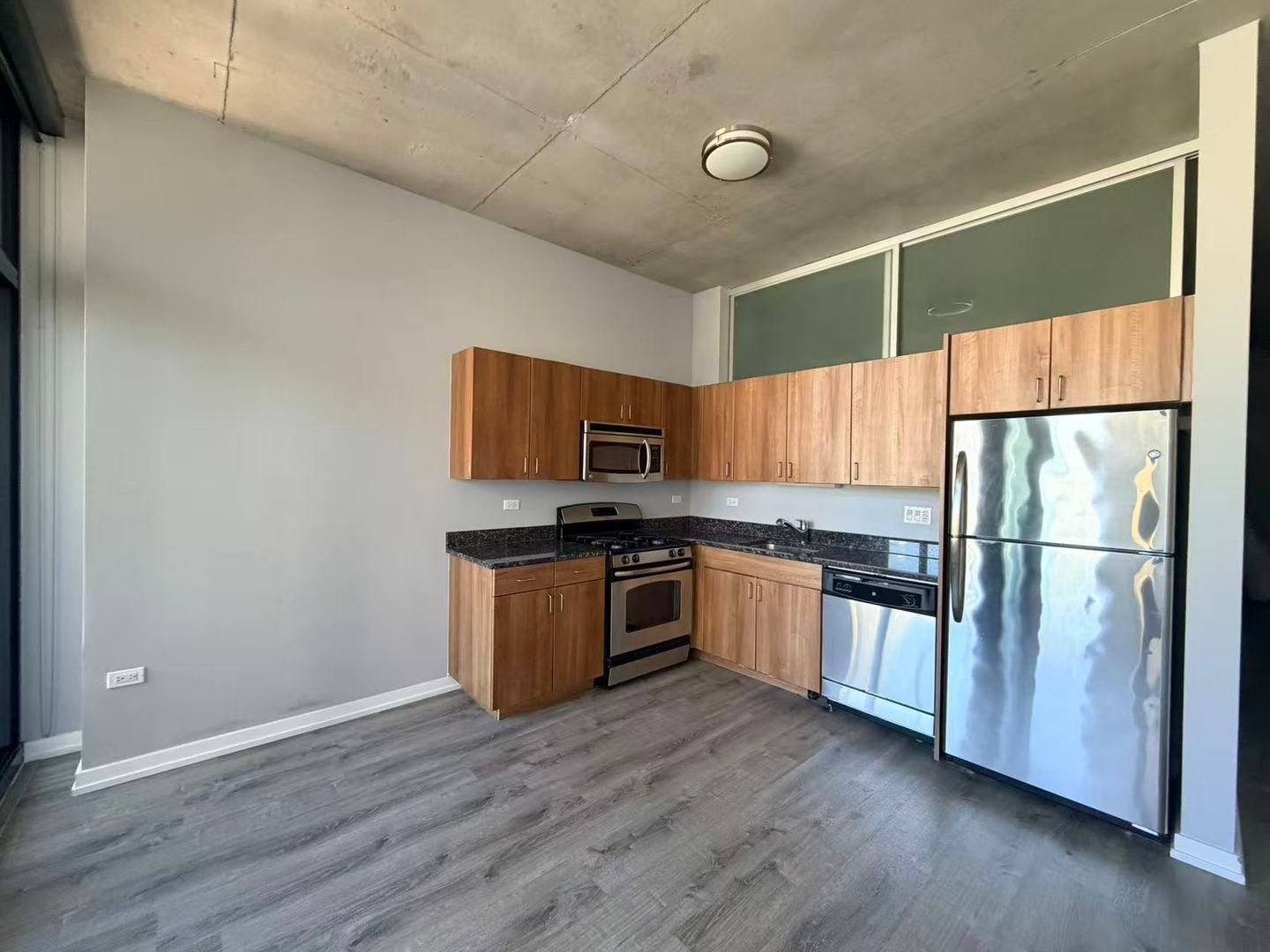 235 W VAN BUREN Street 3519