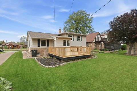 Tiny photo for 2528 28th Street, Moline, IL 61265 (MLS # 12638306)