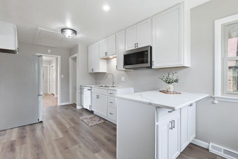 Tiny photo for 2528 28th Street, Moline, IL 61265 (MLS # 12638306)