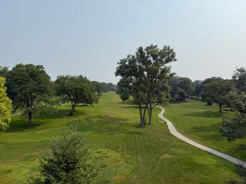 Tiny photo for 3860 Mission Hills Road #417, Northbrook, IL 60062 (MLS # 12452631)