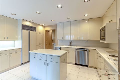 Tiny photo for 3860 Mission Hills Road #417, Northbrook, IL 60062 (MLS # 12452631)