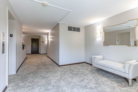 Tiny photo for 3860 Mission Hills Road #417, Northbrook, IL 60062 (MLS # 12452631)
