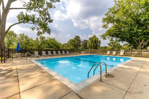 Tiny photo for 3860 Mission Hills Road #417, Northbrook, IL 60062 (MLS # 12452631)