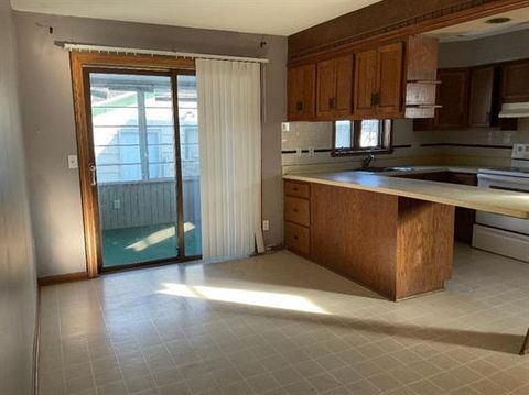 Tiny photo for 731 James Avenue, Rockford, IL 61107 (MLS # 12551003)