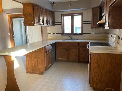 Tiny photo for 731 James Avenue, Rockford, IL 61107 (MLS # 12551003)