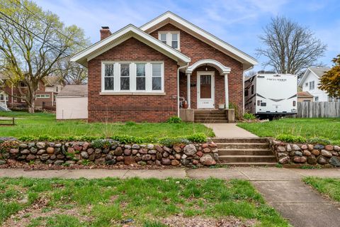 Photo of 1846 2nd Avenue, Rockford, IL 61104 (MLS # 12621233)