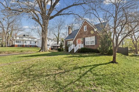 Photo of 710 Pavey Avenue, Mt Vernon, IL 62864 (MLS # 12604177)