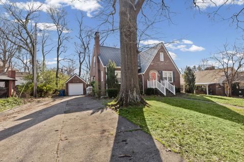 Tiny photo for 710 Pavey Avenue, Mt Vernon, IL 62864 (MLS # 12604177)
