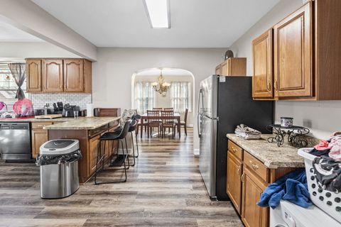 Tiny photo for 710 Pavey Avenue, Mt Vernon, IL 62864 (MLS # 12604177)