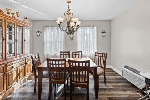 Tiny photo for 710 Pavey Avenue, Mt Vernon, IL 62864 (MLS # 12604177)