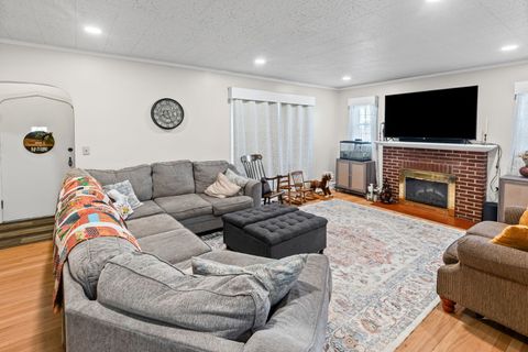 Tiny photo for 710 Pavey Avenue, Mt Vernon, IL 62864 (MLS # 12604177)