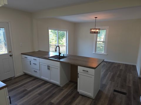 Tiny photo for 908 1st Avenue, Sterling, IL 61081 (MLS # 12483444)