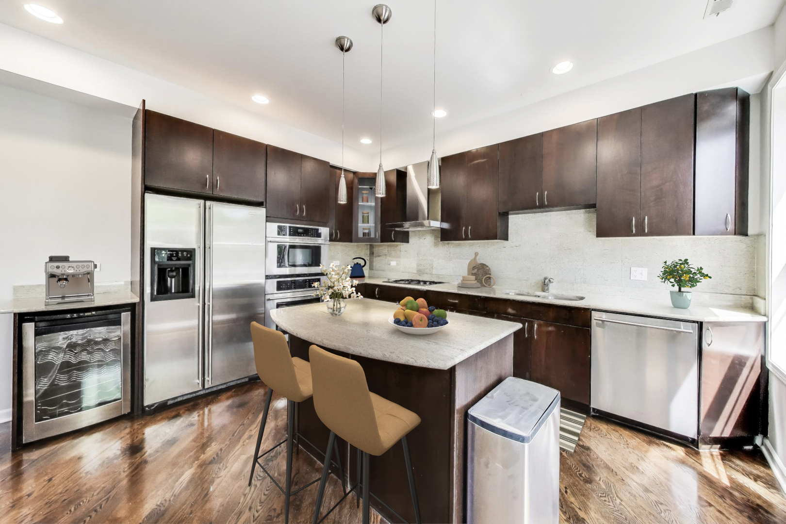 4458 S Greenwood Avenue 3E