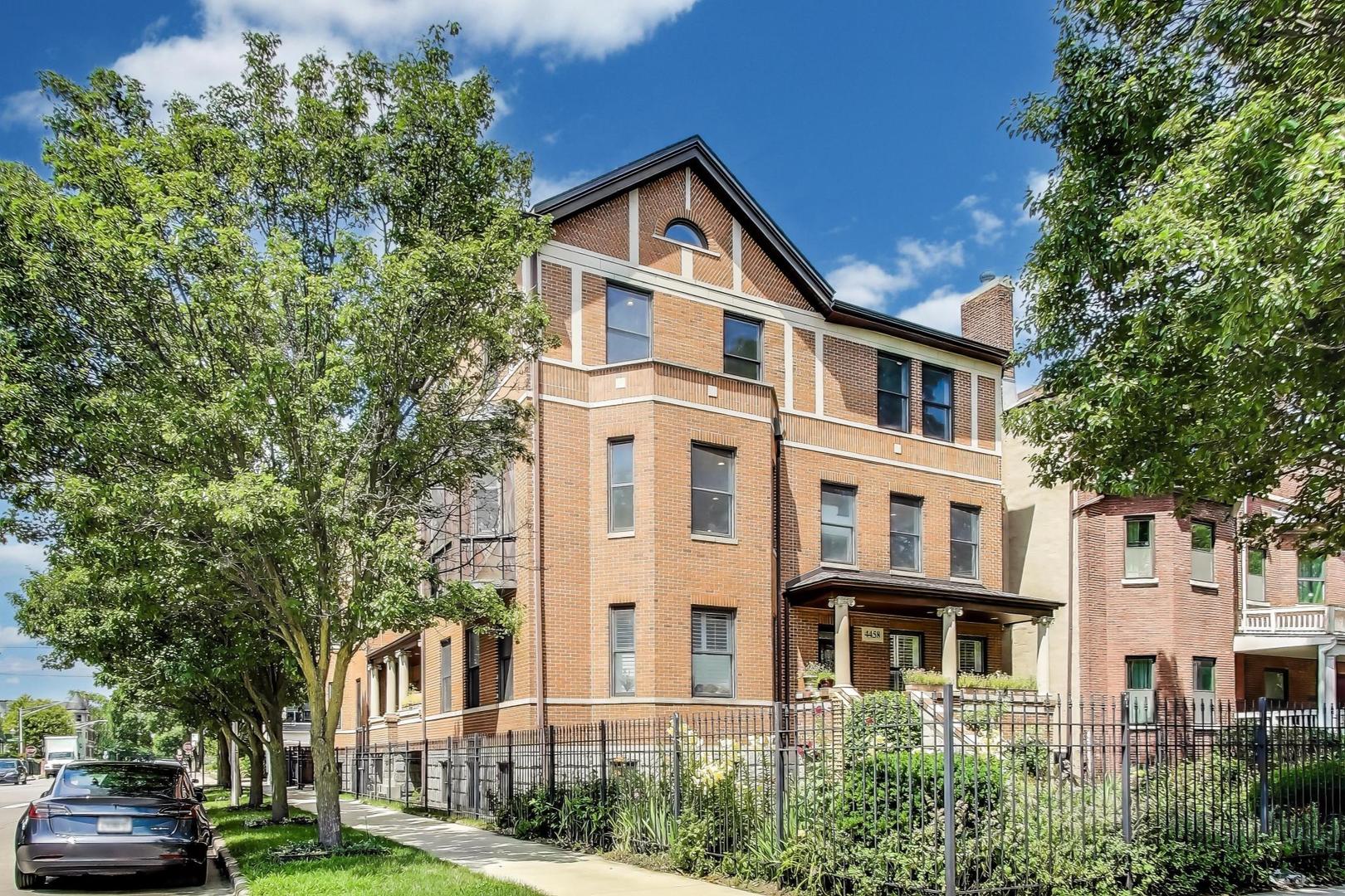 4458 S Greenwood Avenue 3E
