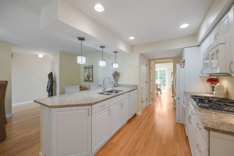 Tiny photo for 137 Welwyn Street, Lake Bluff, IL 60044 (MLS # 12671975)