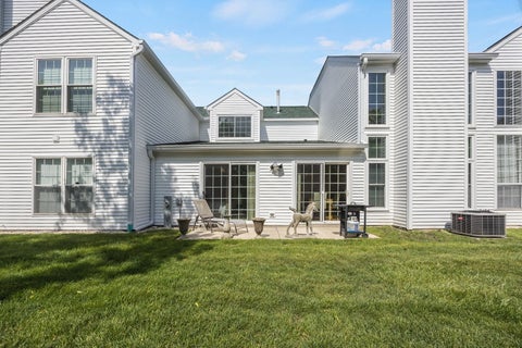 Tiny photo for 137 Welwyn Street, Lake Bluff, IL 60044 (MLS # 12671975)