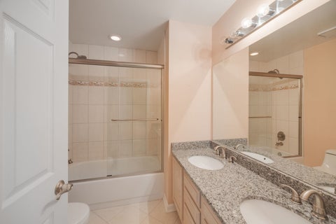 Tiny photo for 137 Welwyn Street, Lake Bluff, IL 60044 (MLS # 12671975)