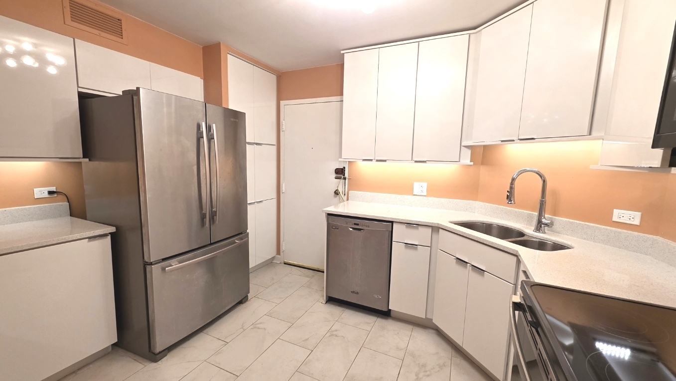 6033 N Sheridan Road 5G