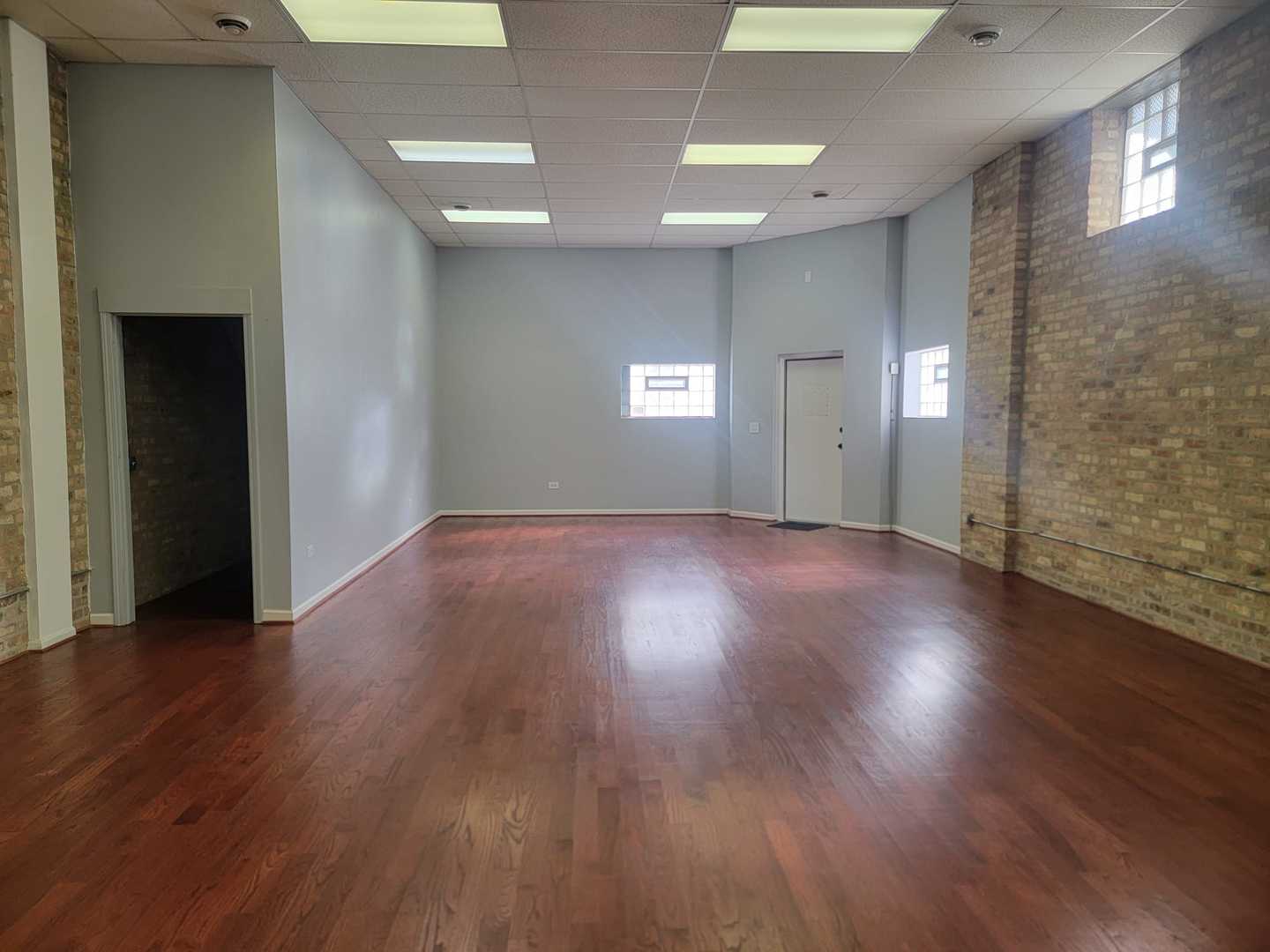 1341 N Washtenaw Avenue 1F
