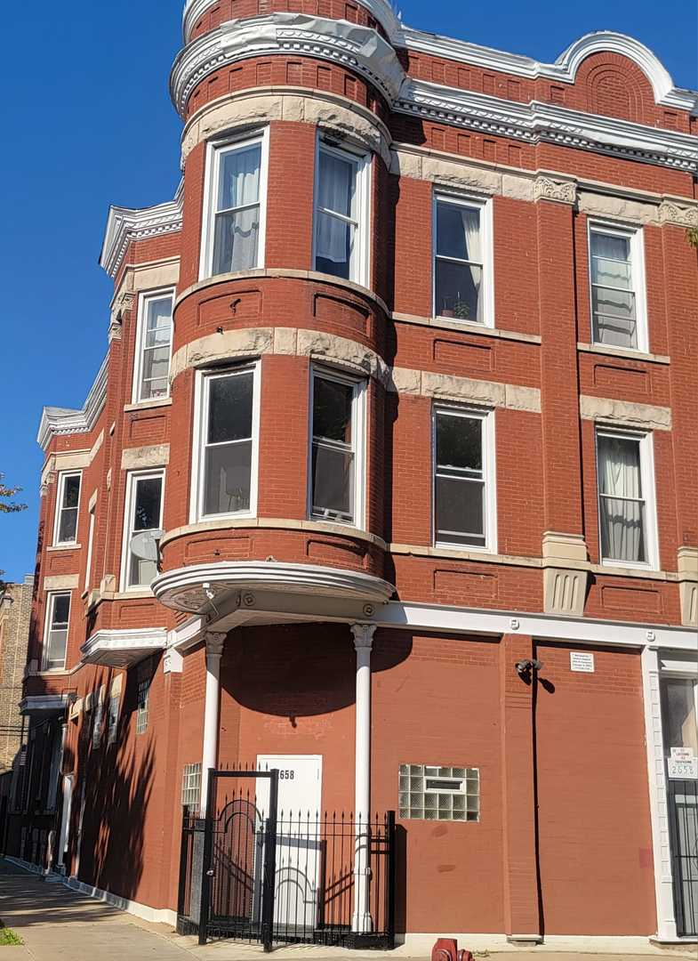 1341 N Washtenaw Avenue 1F