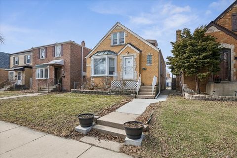 Photo of 5118 N New England Street, Chicago, IL 60656 (MLS # 12553577)