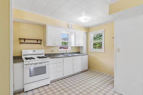 Tiny photo for 470 N Prairie Avenue, Mundelein, IL 60060 (MLS # 12665306)