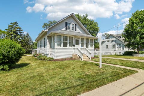 Tiny photo for 470 N Prairie Avenue, Mundelein, IL 60060 (MLS # 12665306)