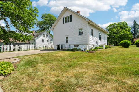 Tiny photo for 470 N Prairie Avenue, Mundelein, IL 60060 (MLS # 12665306)