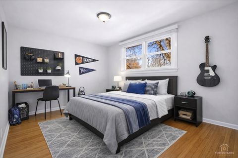 Tiny photo for 114 N Salem Avenue, Arlington Heights, IL 60005 (MLS # 12598213)