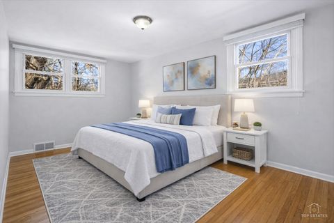 Tiny photo for 114 N Salem Avenue, Arlington Heights, IL 60005 (MLS # 12598213)