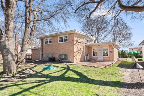 Tiny photo for 114 N Salem Avenue, Arlington Heights, IL 60005 (MLS # 12598213)