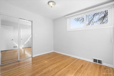 Tiny photo for 114 N Salem Avenue, Arlington Heights, IL 60005 (MLS # 12598213)