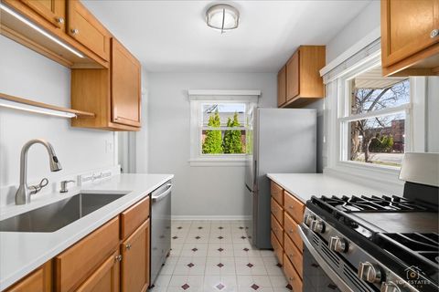 Tiny photo for 114 N Salem Avenue, Arlington Heights, IL 60005 (MLS # 12598213)