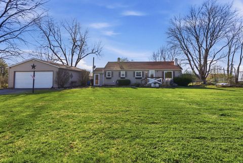 Photo of 152 Holiday Drive, Somonauk, IL 60552 (MLS # 12614451)