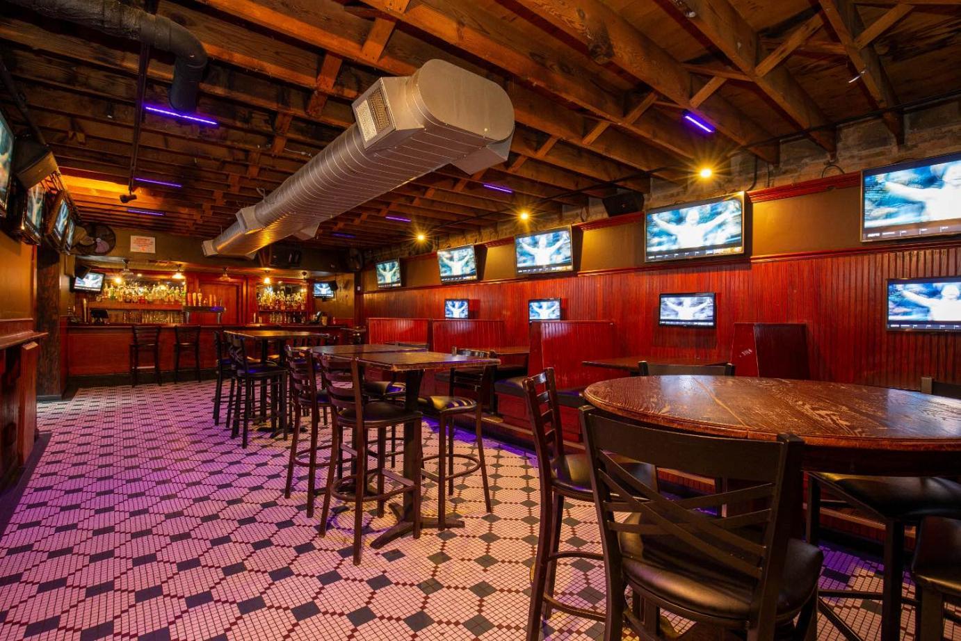 948 W Webster Avenue