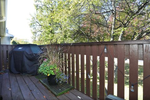 Tiny photo for 676 W Cross Creek Drive #B2, Roselle, IL 60172 (MLS # 12499991)
