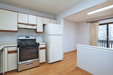 Tiny photo for 676 W Cross Creek Drive #B2, Roselle, IL 60172 (MLS # 12499991)