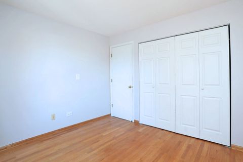 Tiny photo for 676 W Cross Creek Drive #B2, Roselle, IL 60172 (MLS # 12499991)