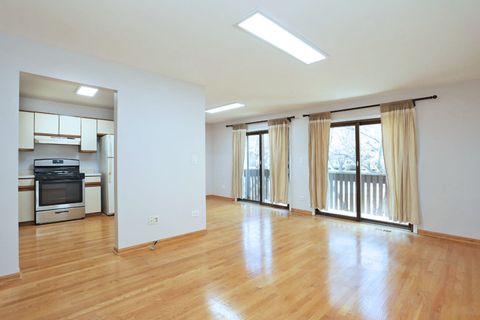 Tiny photo for 676 W Cross Creek Drive #B2, Roselle, IL 60172 (MLS # 12499991)