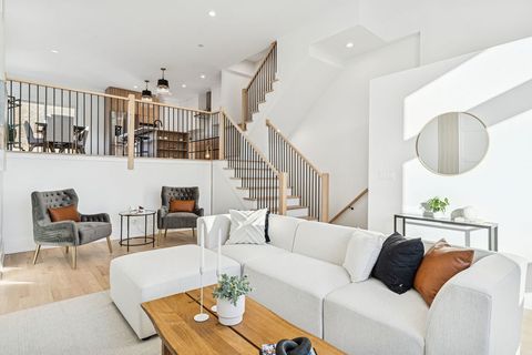 Tiny photo for 702 E 41 Street, Chicago, IL 60653 (MLS # 12578771)