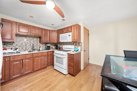Tiny photo for 1012 E 159th Place, South Holland, IL 60473 (MLS # 12456022)