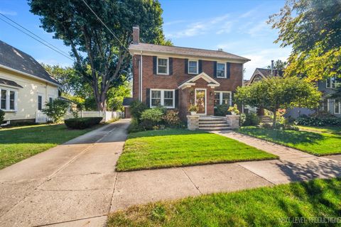 A home in West Dundee