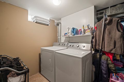 Tiny photo for 3223 W 98th Street, Evergreen Park, IL 60805 (MLS # 12488449)