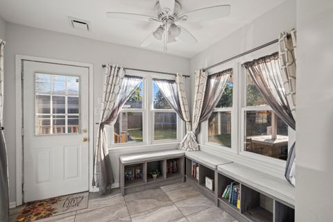 Tiny photo for 3223 W 98th Street, Evergreen Park, IL 60805 (MLS # 12488449)