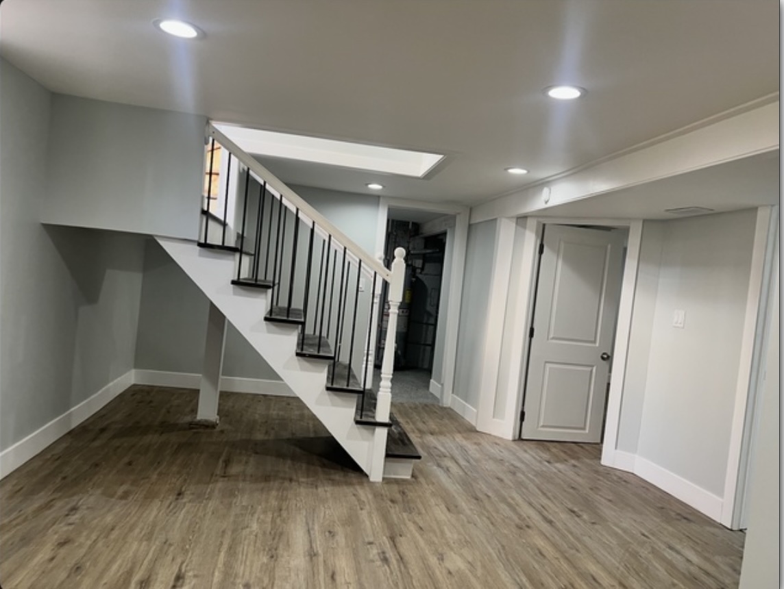 9028 S Carpenter Street