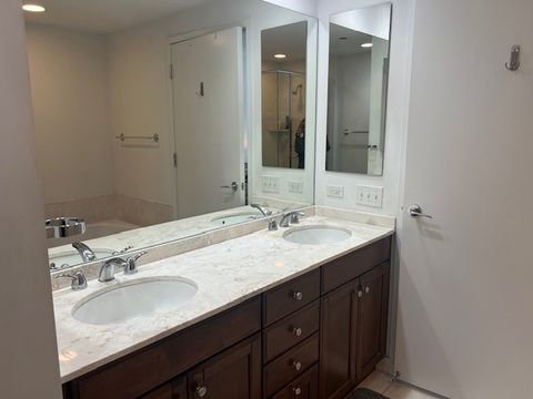 Tiny photo for 600 N Lake Shore Drive #914, Chicago, IL 60611 (MLS # 12558408)