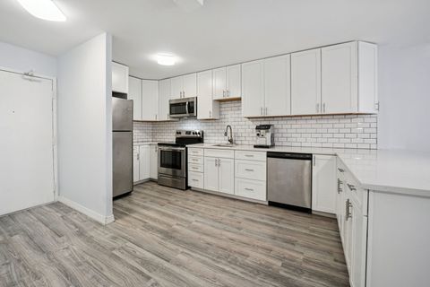 Tiny photo for 5415 N SHERIDAN Road #3008, Chicago, IL 60640 (MLS # 12617440)